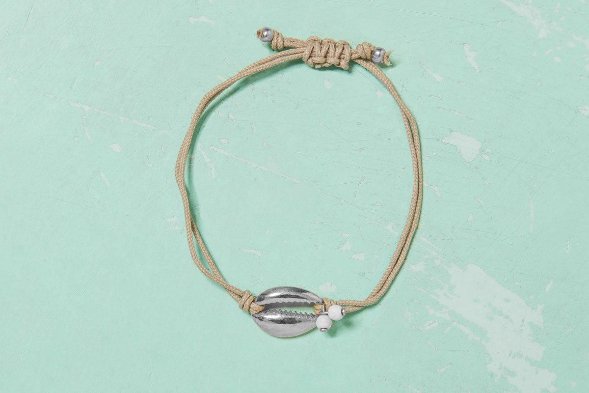 Seashell & Macramé Bracelet